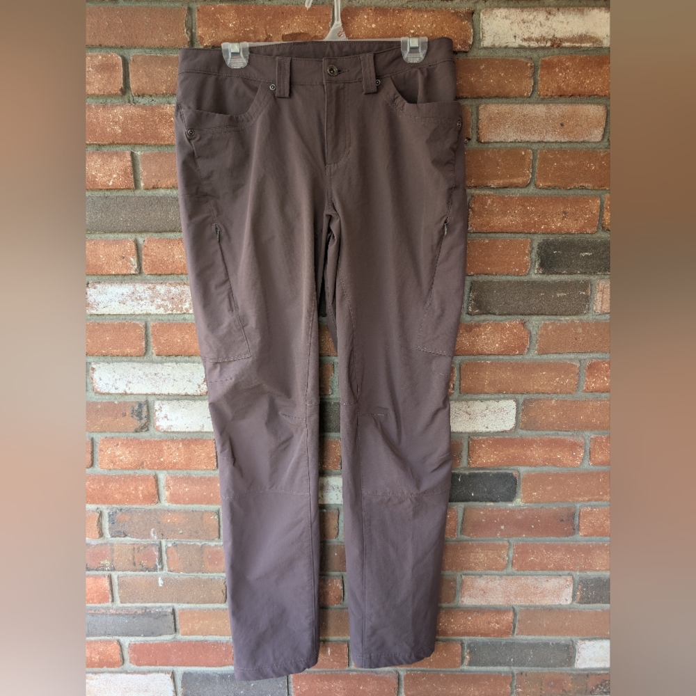 Duluth Trading Co Women's Flexpedition Slim Leg Pants. 31x8 Nylon/Spandex Pants